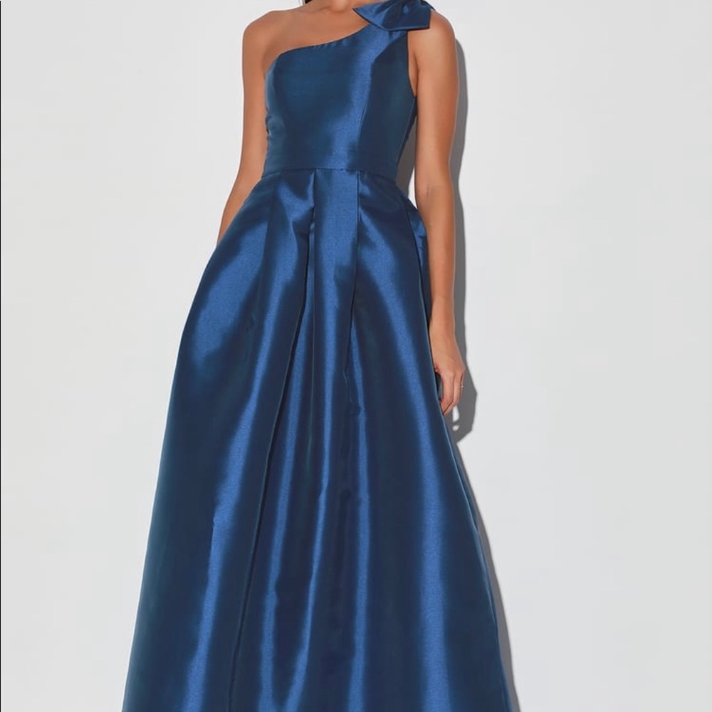 *SOLD* BNWT Navy Blue Lulus Guest Wedding Dress
